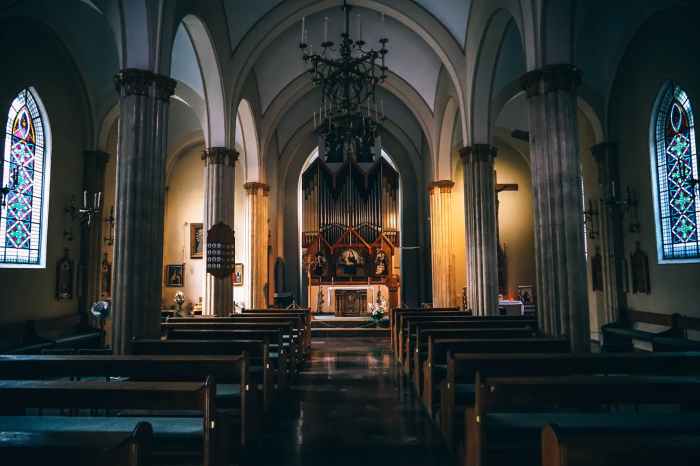 aisle altar arches architecture